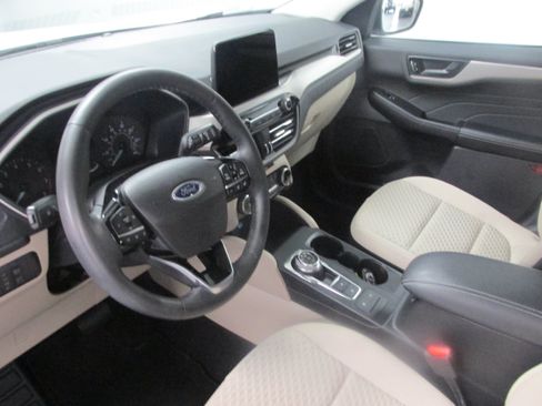 Used 2022 Ford Escape SE w/ Cold Weather Package AWD/4WD image 23
