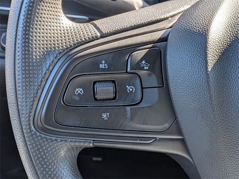 Used 2025 Buick Envista Preferred image 19