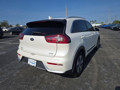 Used 2019 Kia Niro LX image 4