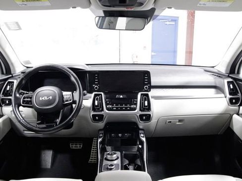 Used 2022 Kia Sorento SX Prestige w/ Panoramic Sunroof Package image 16