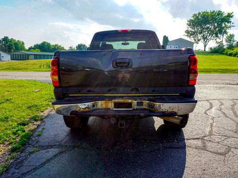 Used 2005 Chevrolet Silverado 2500 LS w/ Heavy-Duty Power Package image 5