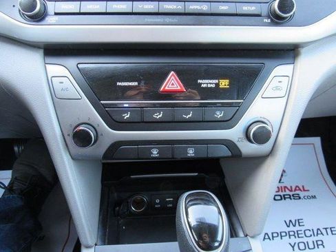 Used 2018 Hyundai Elantra SEL FWD image 19