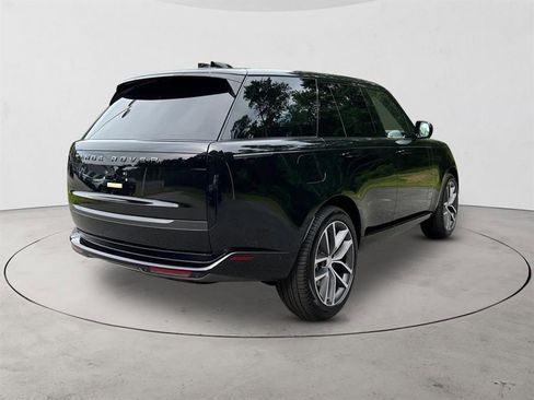 New 2025 Land Rover Range Rover SE image 5