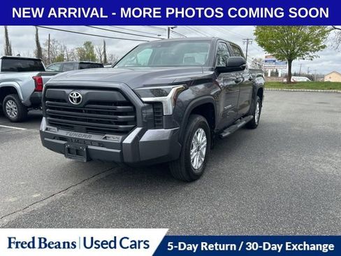 Used 2023 Toyota Tundra SR5 w/ SR5 Convenience Package AWD/4WD image 11