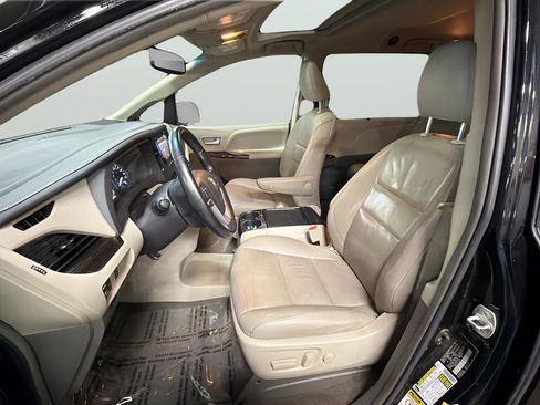 Used 2015 Toyota Sienna XLE AWD/4WD image 22