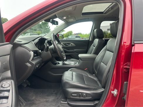 Used 2019 Chevrolet Traverse RS w/ LPO, Floor Liner Package AWD/4WD image 9