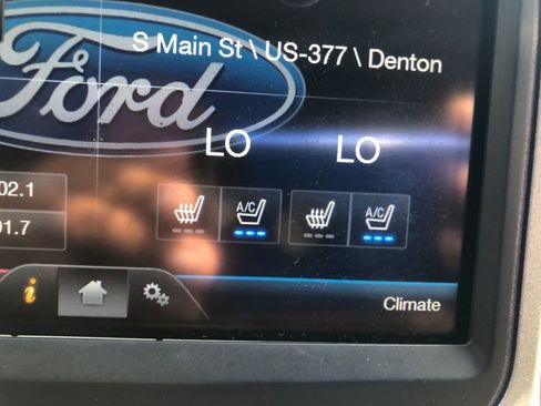 Used 2016 Ford F250 Lariat w/ Lariat Interior Package image 35