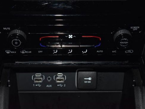 Certified 2023 Jeep Grand Cherokee Laredo AWD/4WD image 18