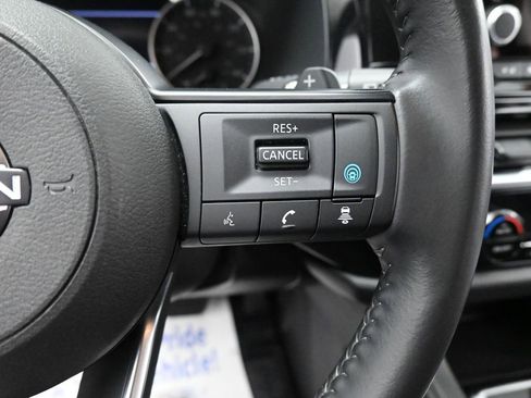 Used 2024 Nissan Pathfinder SV image 34