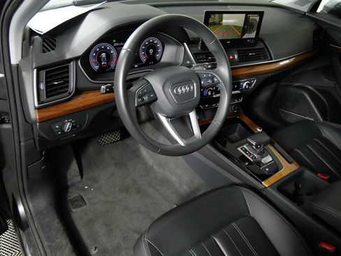 Used 2023 Audi Q5 2.0T Premium Plus w/ Premium Plus Package AWD/4WD image 12