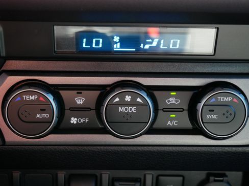 Used 2023 Toyota Tacoma SR image 23