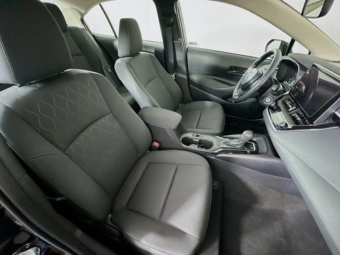 Used 2025 Toyota Corolla LE FWD image 29