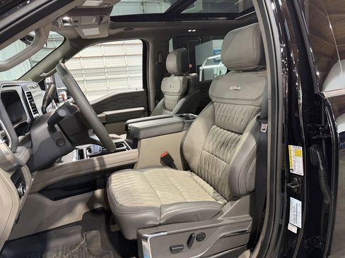 Used 2025 Ford F250 Platinum w/ Platinum Plus Package image 16