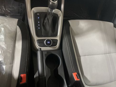 Used 2023 Hyundai Venue SEL image 21