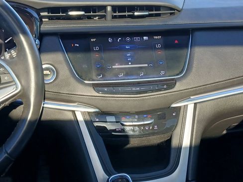 Used 2017 Cadillac XT5 Luxury w/ Driver Awareness Package image 28