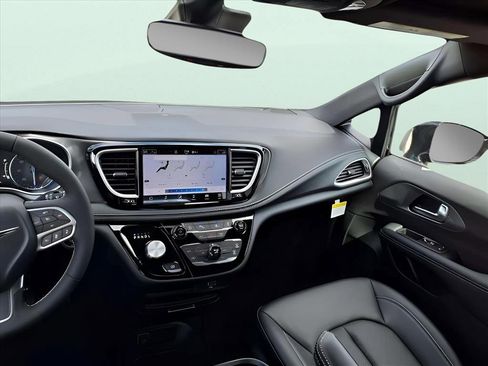 New 2026 Chrysler Pacifica Select image 13