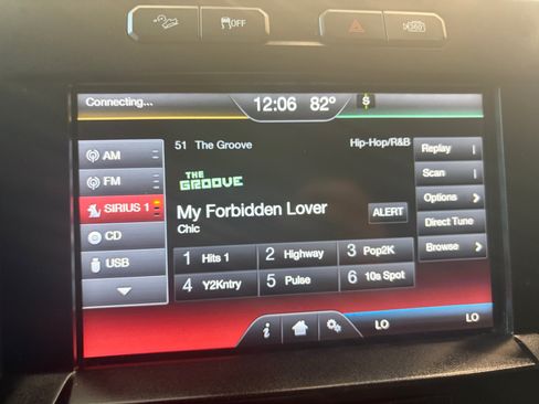 Used 2015 Ford F150 Platinum w/ Equipment Group 701A Luxury AWD/4WD image 22