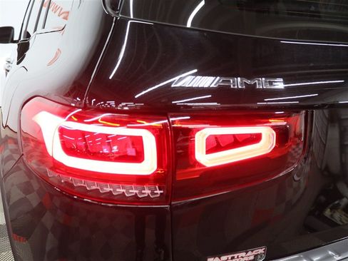 Used 2022 Mercedes-Benz GLB 35 AMG 4MATIC image 11