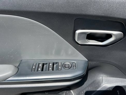 Used 2025 Kia K4 FWD image 12