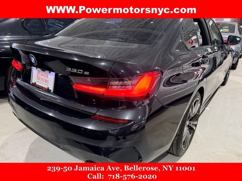 Used 2021 BMW 330e w/ M Sport Package RWD image 4