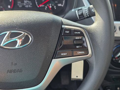 Used 2022 Hyundai Accent SE FWD image 26