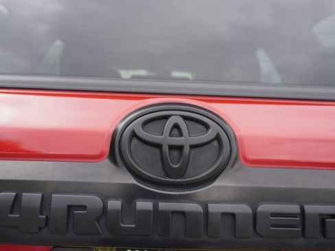Used 2024 Toyota 4Runner TRD Off-Road Premium w/ Off Road Premium Plus Package AWD/4WD image 31