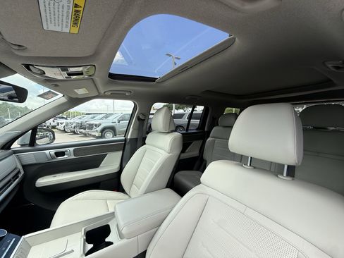 Used 2025 Hyundai Santa Fe Limited FWD image 28