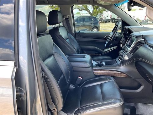 Used 2018 Chevrolet Suburban LT RWD image 30