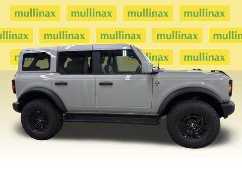 New 2026 Ford Bronco Outer Banks w/ Sasquatch Package AWD/4WD image 2
