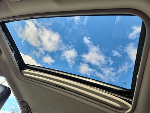 Used 2017 Toyota Camry XSE image 14