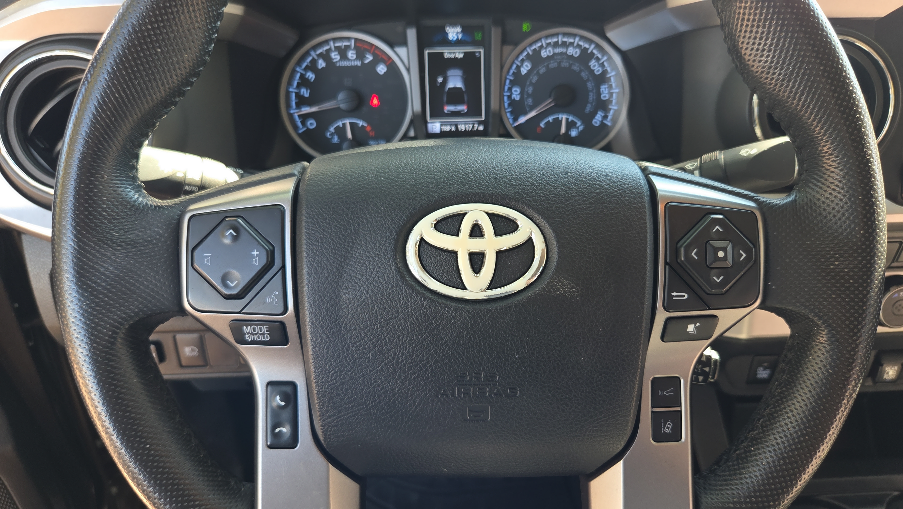 Used 2022 Toyota Tacoma SR5 w/ Technology Package RWD image 26