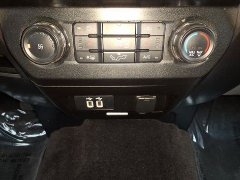 Used 2016 Ford F150 XLT w/ Equipment Group 302A Luxury image 17