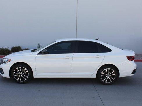 Used 2024 Volkswagen Jetta Sport FWD image 8