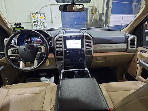 Used 2017 Ford F350 Lariat image 16