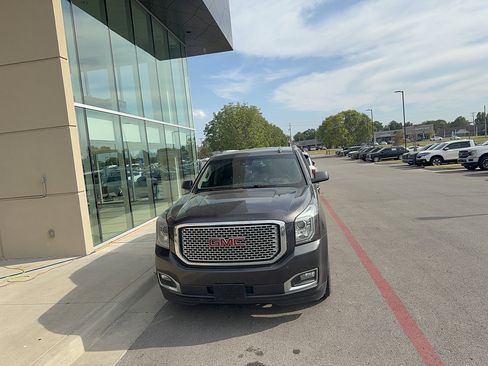 Used 2017 GMC Yukon Denali w/ Open Road Package AWD/4WD image 13