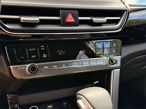 New 2026 Kia Seltos SX w/ SX Sunroof Package image 16