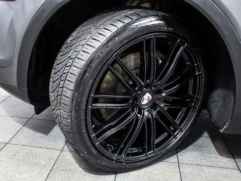 Used 2019 Porsche Cayenne S AWD/4WD image 7