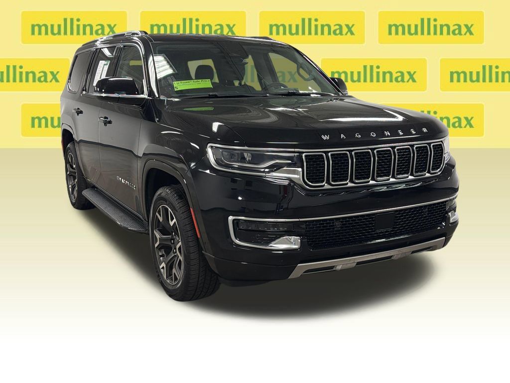 Used 2023 Jeep Wagoneer Series III w/ Preferred Equipment Group RWD image 3