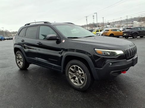 Used 2021 Jeep Cherokee Trailhawk w/ Technology Group AWD/4WD image 7