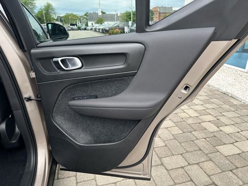 Used 2023 Volvo XC40 B5 Plus w/ Driver Assist Package AWD/4WD image 37