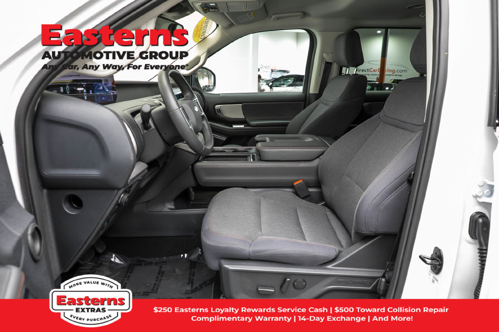 Used 2025 Ford Expedition Active AWD/4WD image 14
