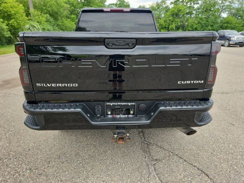 Used 2020 Chevrolet Silverado 2500 Custom w/ Custom Value Package AWD/4WD image 9