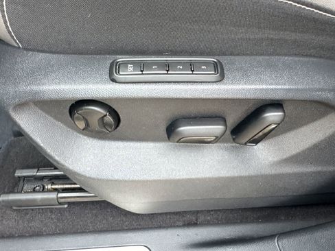 Used 2022 Volkswagen Atlas SEL Premium image 25