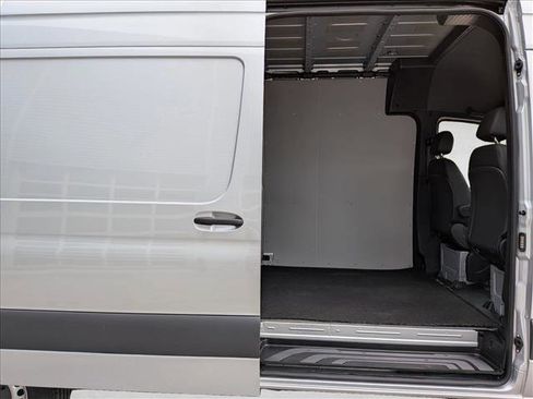 Used 2024 Mercedes-Benz Sprinter 2500 image 20