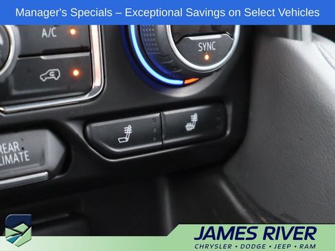 Used 2024 Chevrolet Suburban LT AWD/4WD image 39