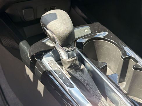 Used 2025 Chevrolet Trax LT FWD image 18