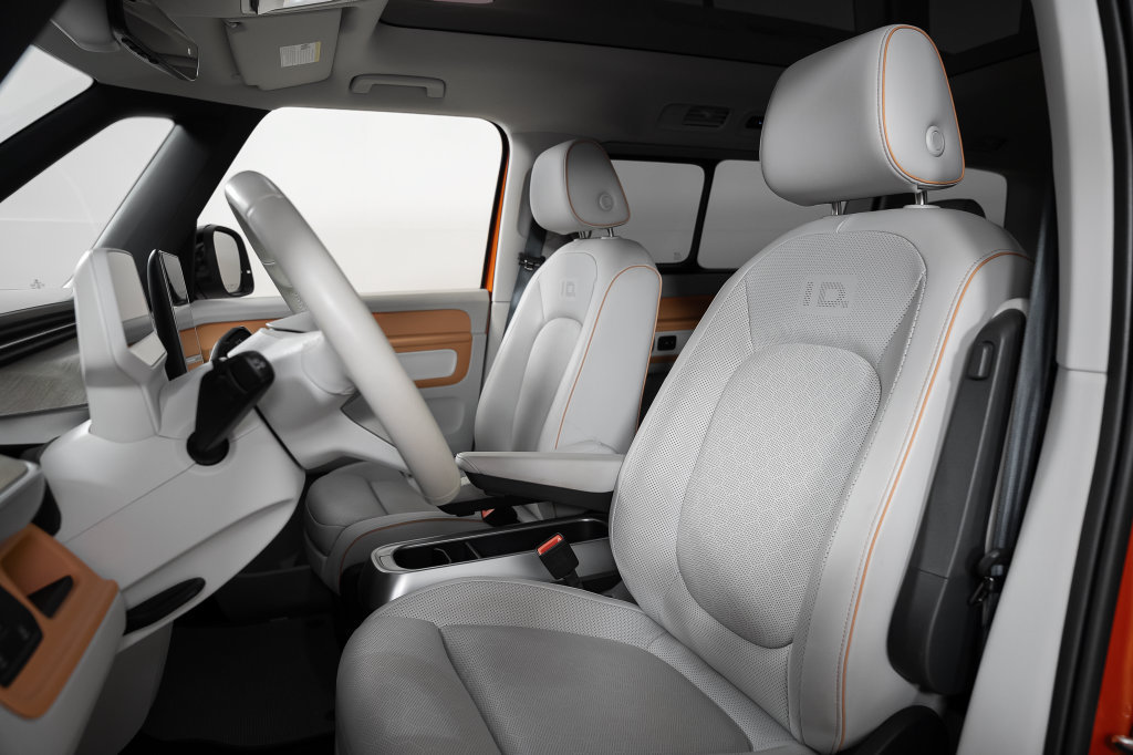 Used 2025 Volkswagen ID. Buzz 1st Edition AWD/4WD image 19