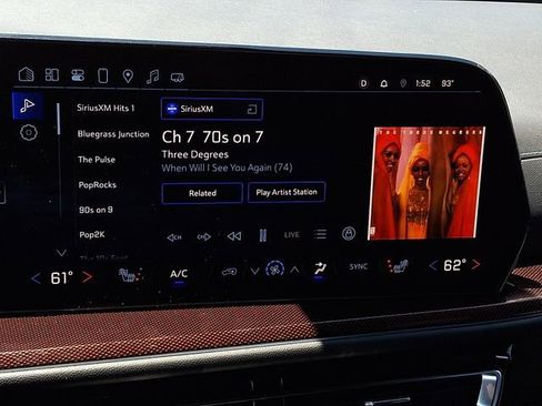Used 2025 Chevrolet Traverse Z71 AWD/4WD image 16