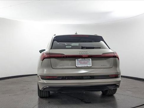 Used 2022 Audi e-tron Premium w/ Convenience Plus Package AWD/4WD image 7