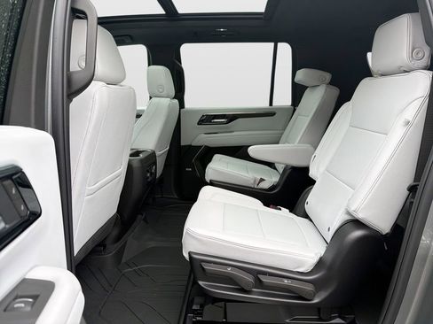 New 2026 Chevrolet Suburban Premier w/ Sun And Tow Package image 31